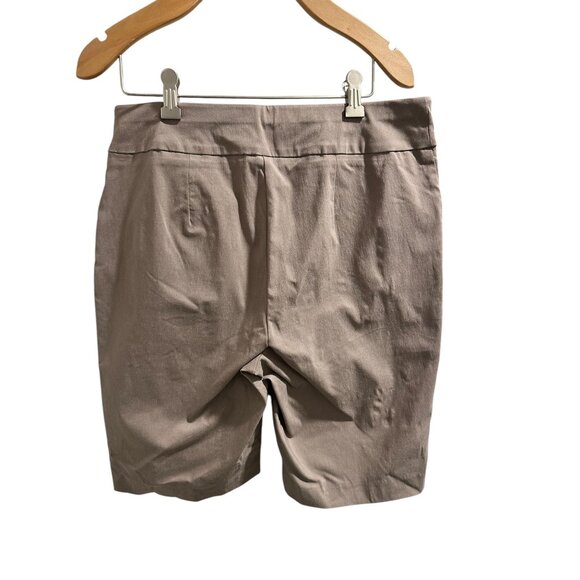 ๐ 2/$20 ๐ Chicos Perfect Stretch Womens Shorts Size 1 Beige Rayon Blend - Picture 3 of 6